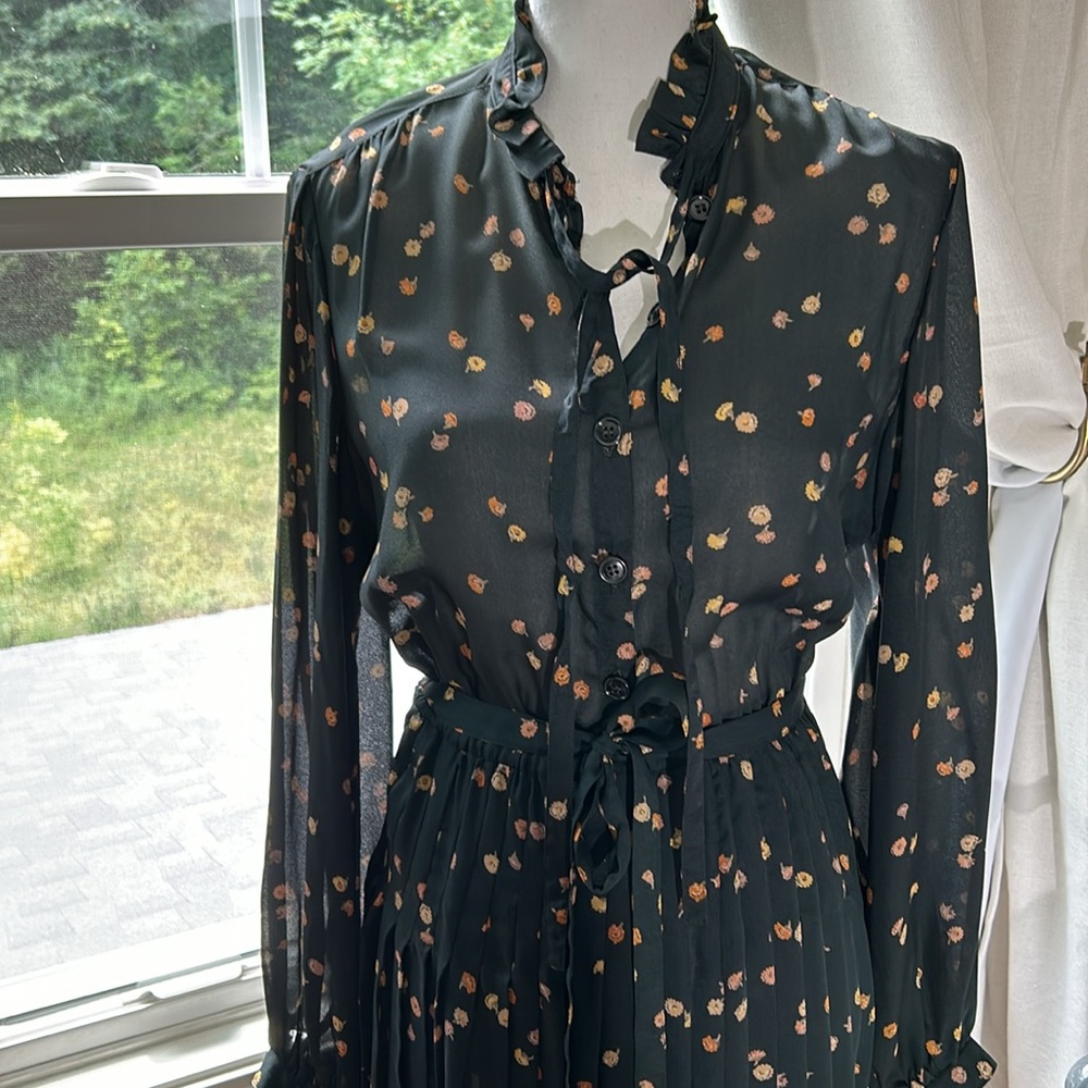 Vintage Black Floral Ruffle-Neck Dress